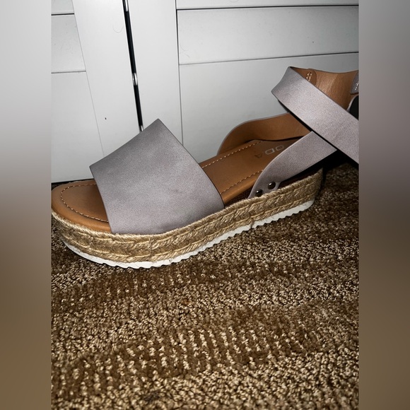 Soda Topic Open Toe Buckle Ankle Strap Espadrilles Flatform Wedge Casual Sandal - Picture 9 of 9